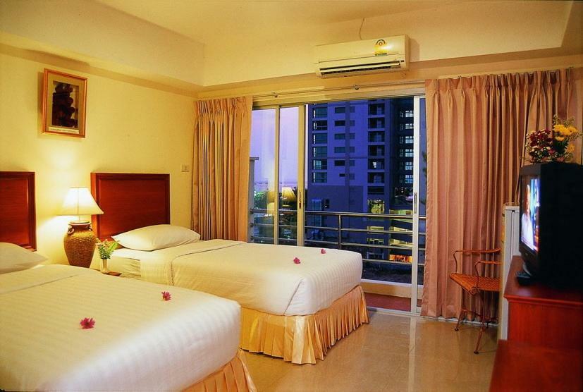 Rajadhani Hotel Pattaya Ngoại thất bức ảnh